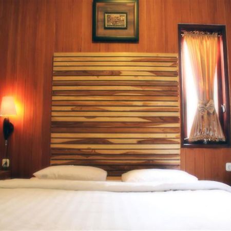Puri Minggiran Guesthouse Yogya Yogyakarta Esterno foto