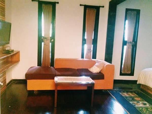 Puri Minggiran Guesthouse Yogya Yogyakarta Esterno foto