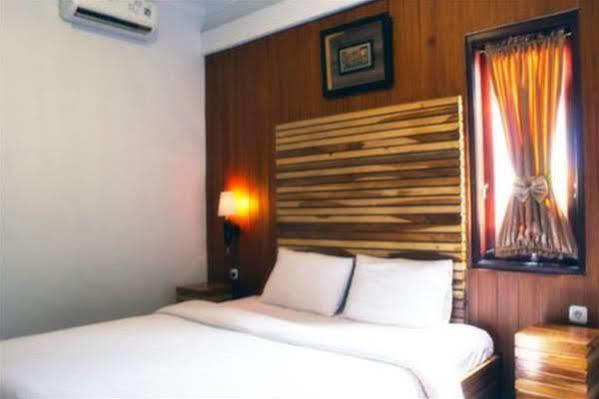 Puri Minggiran Guesthouse Yogya Yogyakarta Esterno foto