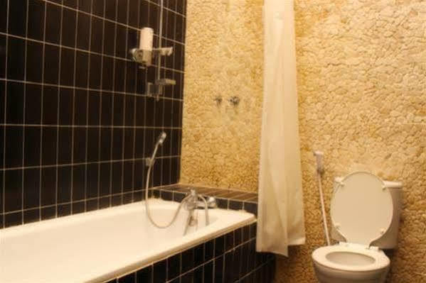 Puri Minggiran Guesthouse Yogya Yogyakarta Esterno foto