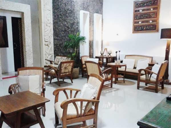 Puri Minggiran Guesthouse Yogya Yogyakarta Esterno foto