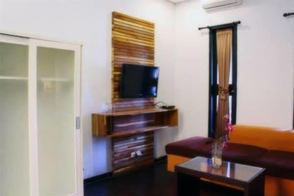 Puri Minggiran Guesthouse Yogya Yogyakarta Esterno foto
