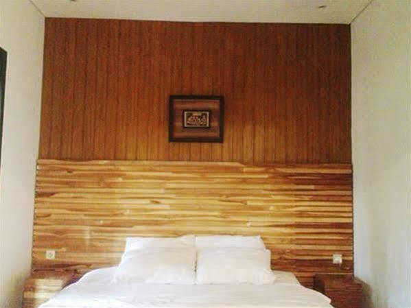 Puri Minggiran Guesthouse Yogya Yogyakarta Esterno foto